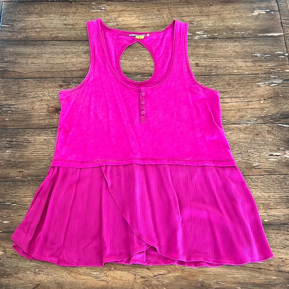 Anthropologie Little Yellow Button Pink Key Hole Tank Top